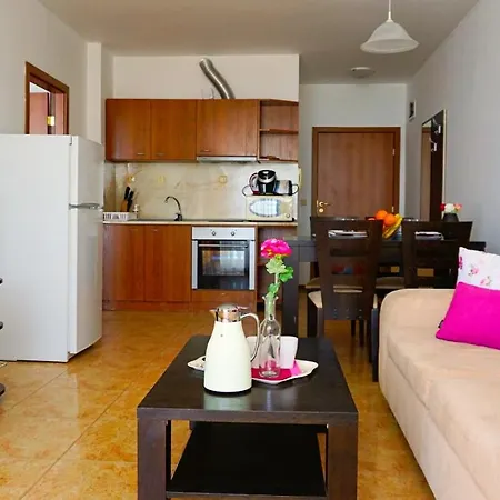 Apartmán мидия на първа линия - Midia First Line *