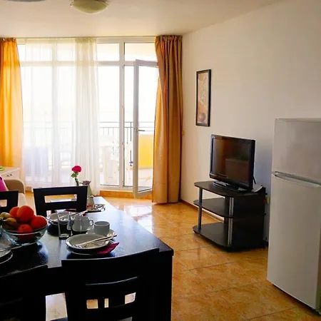 Apartmán мидия на първа линия - Midia First Line