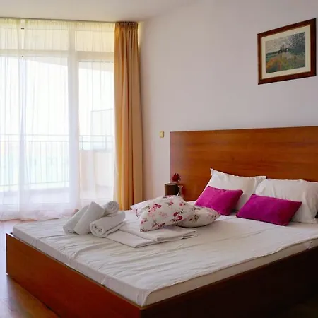 Apartmán мидия на първа линия - Midia First Line *