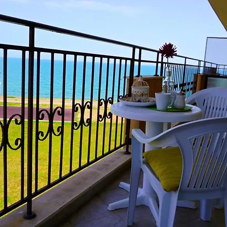 Apartmán мидия на първа линия - Midia First Line *