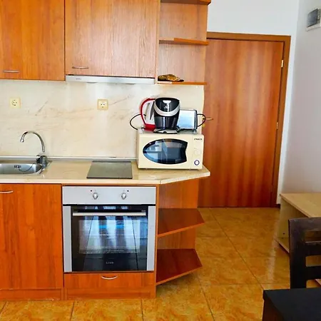 мидия на първа линия - Midia First Line Apartmán *