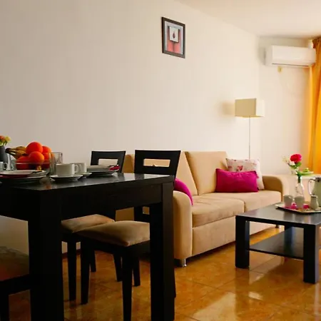 мидия на първа линия - Midia First Line Apartmán *