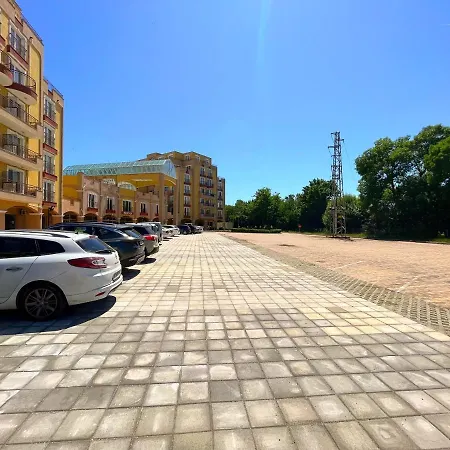 мидия на първа линия - Midia First Line Apartmán