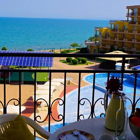 мидия на първа линия - Midia First Line Apartmán *