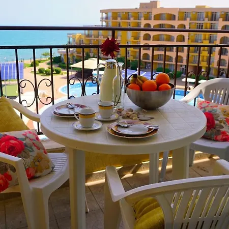 Apartmán мидия на първа линия - Midia First Line