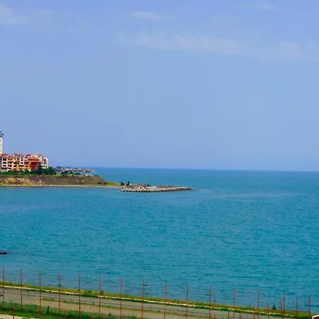 мидия на първа линия - Midia First Line Apartmán Acheloj