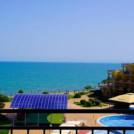 мидия на първа линия - Midia First Line Apartmán *