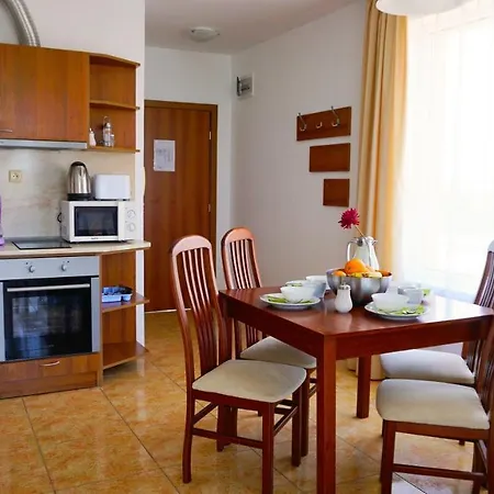 мидия на първа линия - Midia First Line Apartmán Acheloj