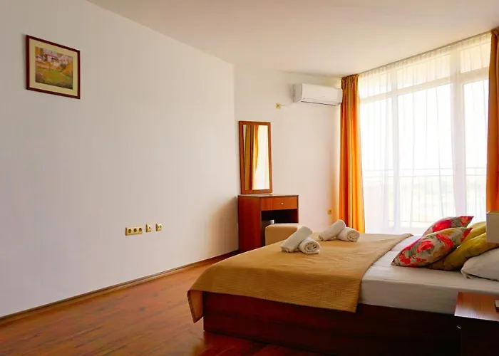 мидия на първа линия - Midia First Line