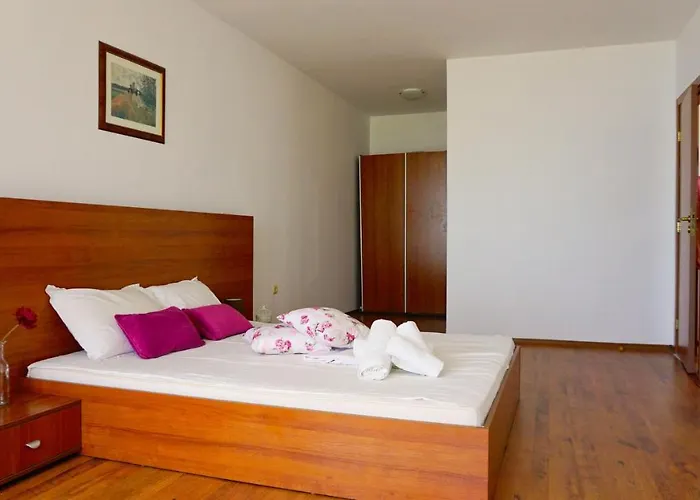 мидия на първа линия - Midia First Line Appartement *