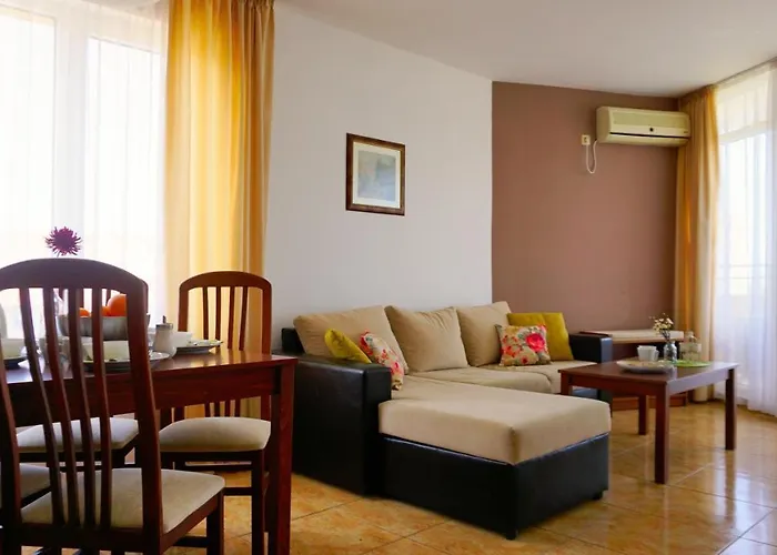 мидия на първа линия - Midia First Line Appartement